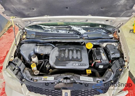 2014 Dodge Grand Caravan R/T z USA, uszkodzony, nr VIN 2C4RDGEG7ER346117